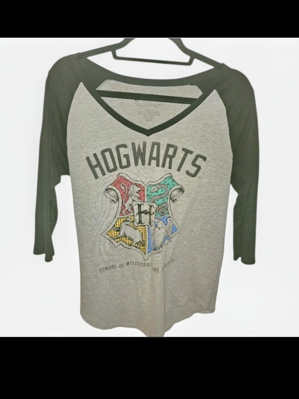 Hogwarts Raglan Baseball Tee - Gray with Black Sleeves Size Medium